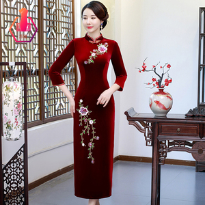 改良旗袍秋冬新款金丝绒优雅喜婆婆连衣裙中国风气质优雅高端刺绣