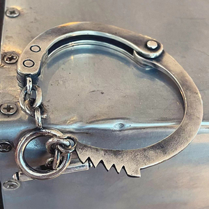 莲鱼山 handcuffs 德系工业结构学可活动暗黑风格手铐手镯925纯银