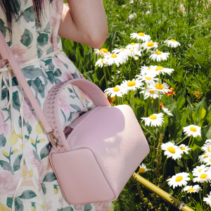 大白家河豚包小众设计高级感加肩带定制款头层牛皮女包斜挎单肩包