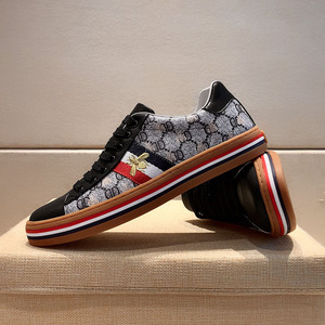 欧洲站潮牌库奇男鞋2020年新款韩版板鞋刺绣小蜜蜂小黑鞋潮鞋男潮