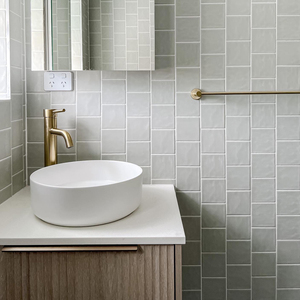 马卡龙色瓷砖100x100小白砖墙砖卫生间浴室厨房阳台纯色波浪面