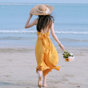 沙滩裙女海边度假法式性感露背吊带长裙小心机显瘦V领超仙连衣裙