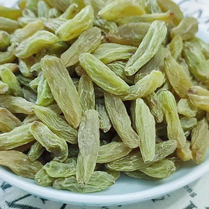 新疆绿香妃王特大葡萄干无籽500克绿色超大免洗吐鲁番干果哈密王