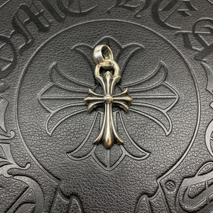 克罗心项链别针