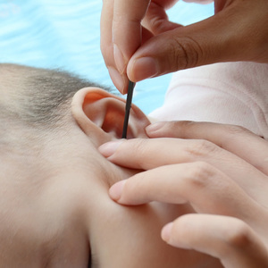 婴儿棉签宝宝专用鼻屎耳道清理韩国进口儿童超细掏耳朵带粘性棉棒