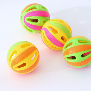 宠物用品拼色塑料铃铛球发声球逗猫球自嗨彩虹球浮水球猫玩具球