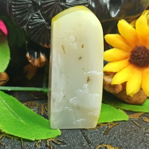 和田玉籽料水草沁