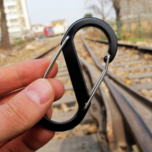 户外登山扣s形钢丝弹簧挂扣防丢保险背包外挂连接环8字八字钥匙扣