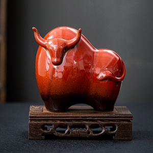 陶瓷生肖牛摆件中式招财转运红色牛动物家居客厅书房办公桌面摆放