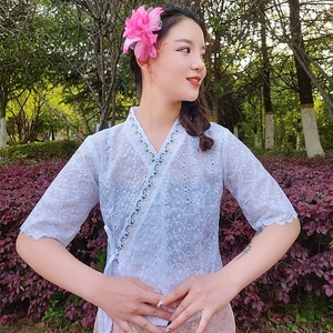 泰国傣女装上衣 中袖扣花单白衣衬衫 时尚百搭 V领系带镂空夏季款