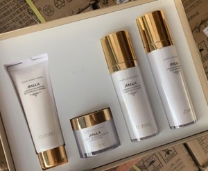 张纯纯16淘宝三花两叶简啦啦防晒喷喷雾隔离遮暇