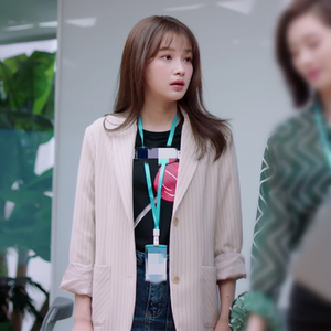 与晨同光孙怡黎初瑶明星同款衣服女秋季条纹通勤西装外套上衣西服