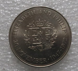 英国1972年女王银婚25新便士 克朗型纪念币 外国钱币