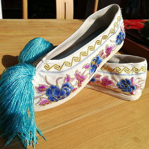 专业戏曲花旦彩鞋古装鞋子汉服绣花鞋戏曲舞台表演布底牛筋底用鞋