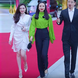 国岳夫妇抖音同款时尚绿色灯笼袖上衣设计感通勤气质衬衫夏季新款