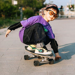 高档陆地冲浪板成人专业刻滑单板国产路冲板儿童滑板初学者免登