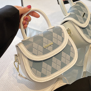 香港mk小众设计小包包女新款夏季手提爆挎包时尚菱格半圆马鞍包潮