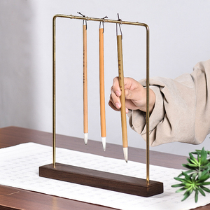 器曰明轩笔挂创意笔架黄铜文房榉木毛笔挂架日式简约金属书法架子