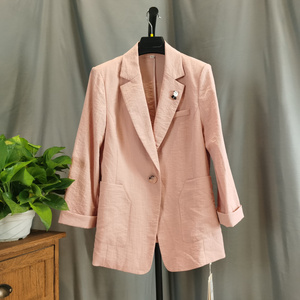 伊百丽女装西装