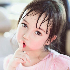 可爱漂亮女宝宝图片 婴儿墙贴画孕妇备孕胎教海报 画报照片早教画