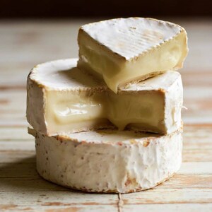 法国进口伊斯尼camembertcheese奶酪金文干酪软质臭奶酪芝士即食