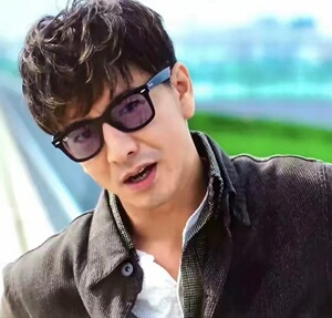 雷朋2140f偏光男