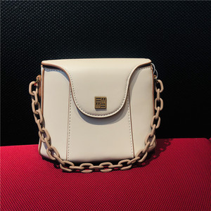 依思q网红水桶包包女2020新款时尚单肩包百搭手提斜挎包10331684