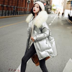 银色羽绒服女亮面中长款时尚