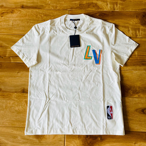 【现货】 lv x nba 联名 限量 前后印花 素描 logo 短袖 t恤白色