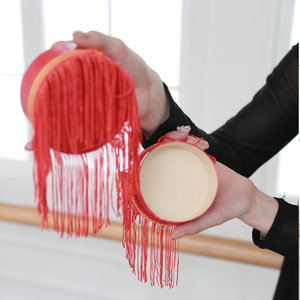 红舞鞋表演训练烟盒须须舞蹈道具云南彝族舞蹈用品舞台烟盒90490