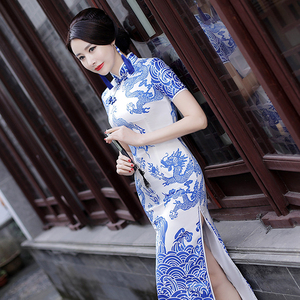 青花瓷长旗袍超长款走秀演出礼服茶艺考迎宾礼仪队服龙图案中国风
