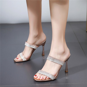 网红优雅水钻凉拖鞋女外穿2021夏季新款时尚一字拖露趾细跟高跟鞋