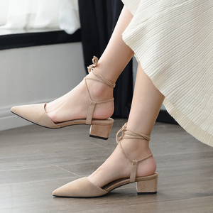 真皮中空鞋女夏季新款凉系带脚踝缠绕绑带粗跟中跟包头森无后跟鞋