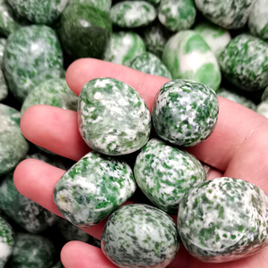 100克价天然青海翠玉随型滚石青点石鱼缸石盆景石