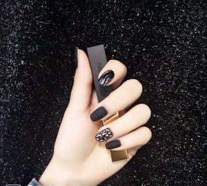 贝壳胶美甲水波纹