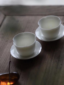 90年代台湾订单 德化窑白瓷色润 花型酒盅茶杯套装 工夫茶席器