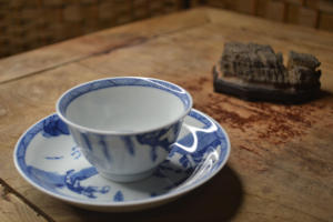 古器物清乾隆瓷 清代外销欧洲茶杯及杯托 手绘人物山水青花主人杯