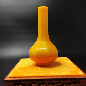 收藏品博山琉璃鸡油黄八棱花瓶摆件