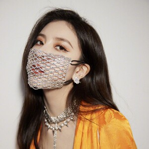 明星宋妍霏同款钻石口罩网红爆款装饰性感重金属水钻女神镶钻面罩