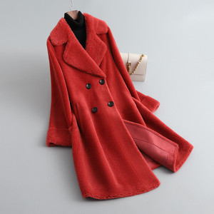 红色双排扣皮毛一体外套女装2023年新款冬装皮草中长款羊剪绒大衣
