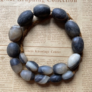 西藏藏传老玛瑙药师线珠老珠子勒子顶珠玉髓吊坠项链一线珠古董w