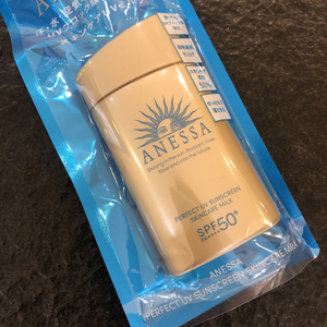 日本买的 2022新版资生堂安耐晒防晒霜 金瓶 防水防汗 60ml