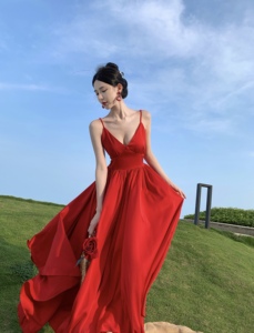 海边度假沙滩裙波西米亚长裙红色性感简约开叉吊带露背连衣裙女夏