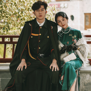 影楼样片主题2022新款复古民国军阀太太旗袍军装情侣婚纱摄影样照