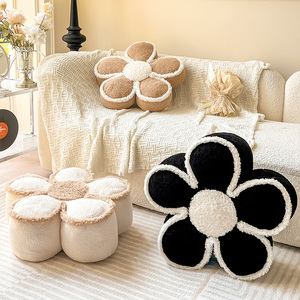 ins纯色花朵客厅沙发抱枕装饰枕头简约五瓣花飘窗榻榻米靠枕靠垫