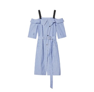 【卡】1298元专柜正品蓝白银丝条纹露肩一字肩吊带个性修身连衣裙