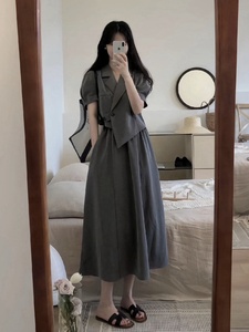女士春夏季法式赫本风垂坠高级感气质灰色两件套长款西装连衣裙子