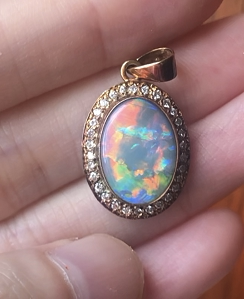 18k 黑欧泊吊坠 约3克拉 七彩黑欧 日本中古