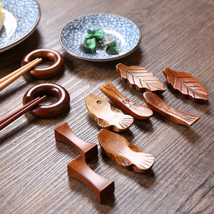 日式创意木质筷托摆件 小鱼形状筷子架 树叶形状筷子托 创意餐具