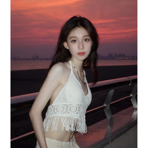 海边沙滩小吊带背心女泰国曼谷旅游度假美背挂脖系带胸垫小众上衣